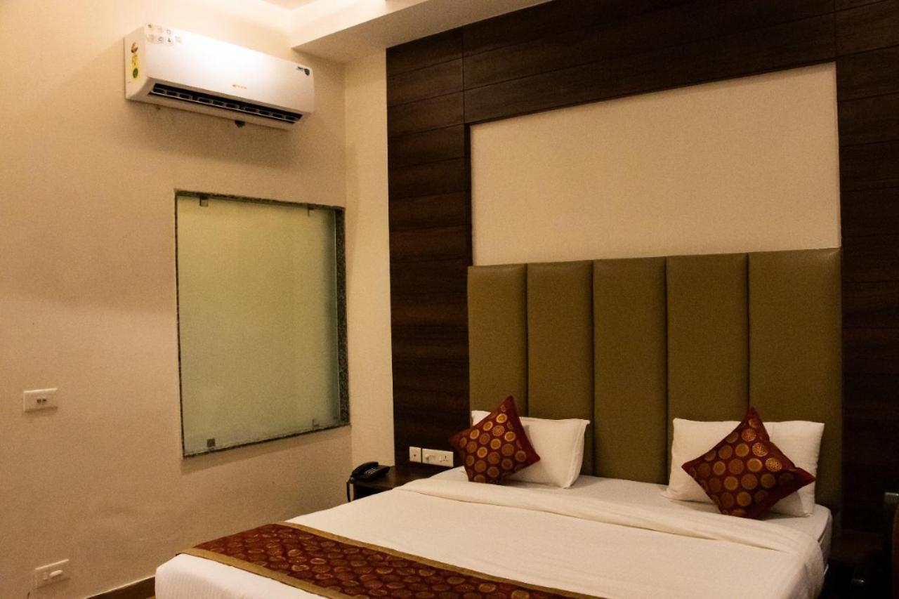 Hotel Sourav Park Inn Agra Agra  Kültér fotó
