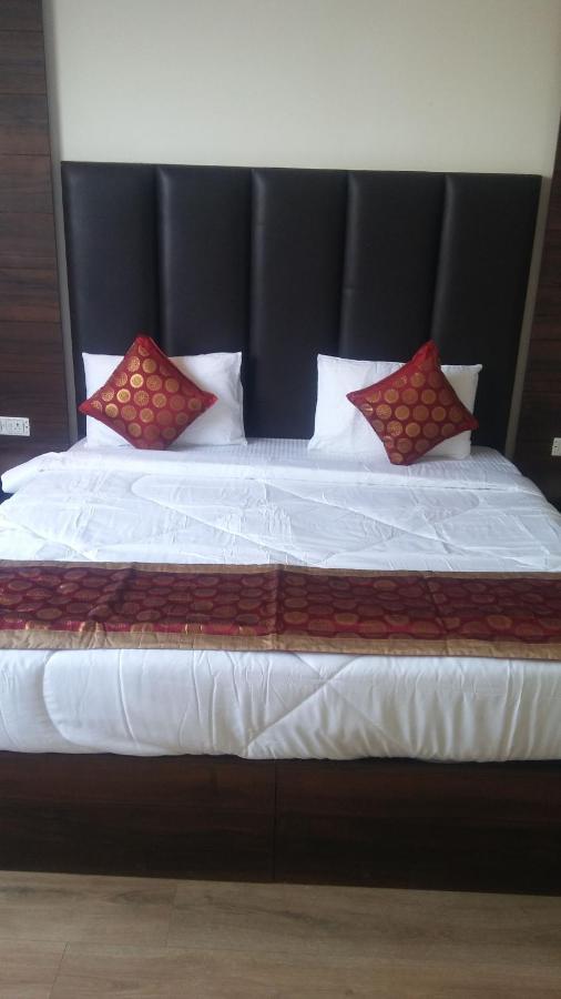 Hotel Sourav Park Inn Agra Agra  Kültér fotó